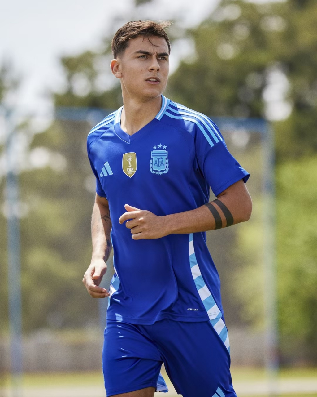 阿根廷美洲杯主客场球衣正式发布! 好看吗?买!