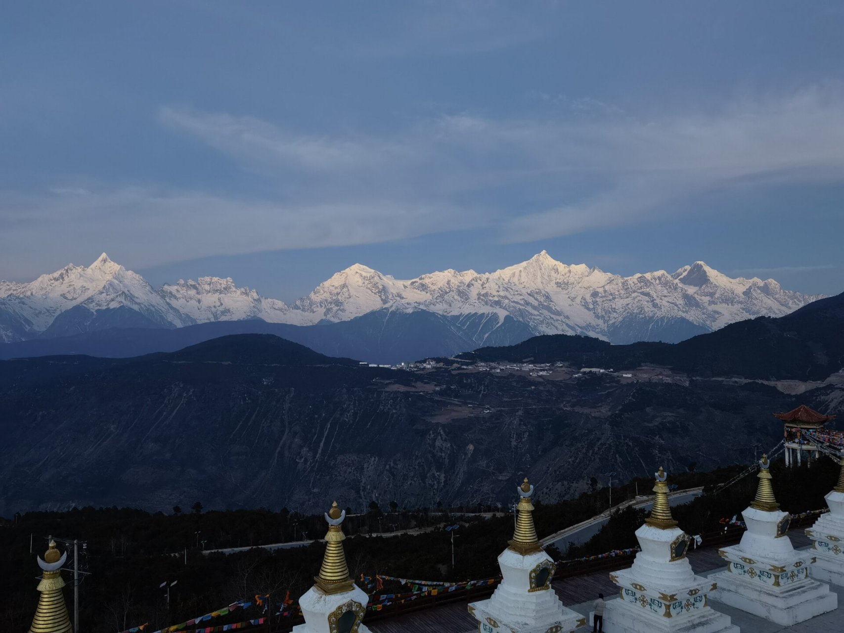 飞来寺 or 雾浓顶怎么选 从德钦看梅里雪山,一般有飞来寺和雾浓顶两个