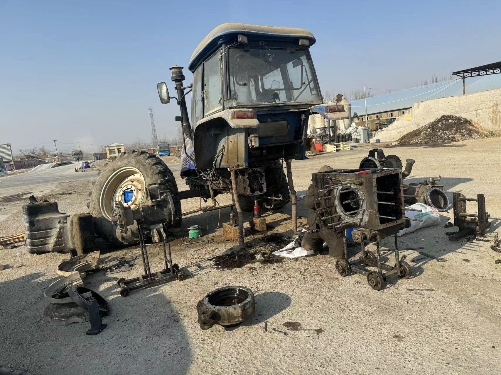 雷沃大g1254拖拉机,修理后桥c.d挡,更换c.d挡齿轮和拨叉