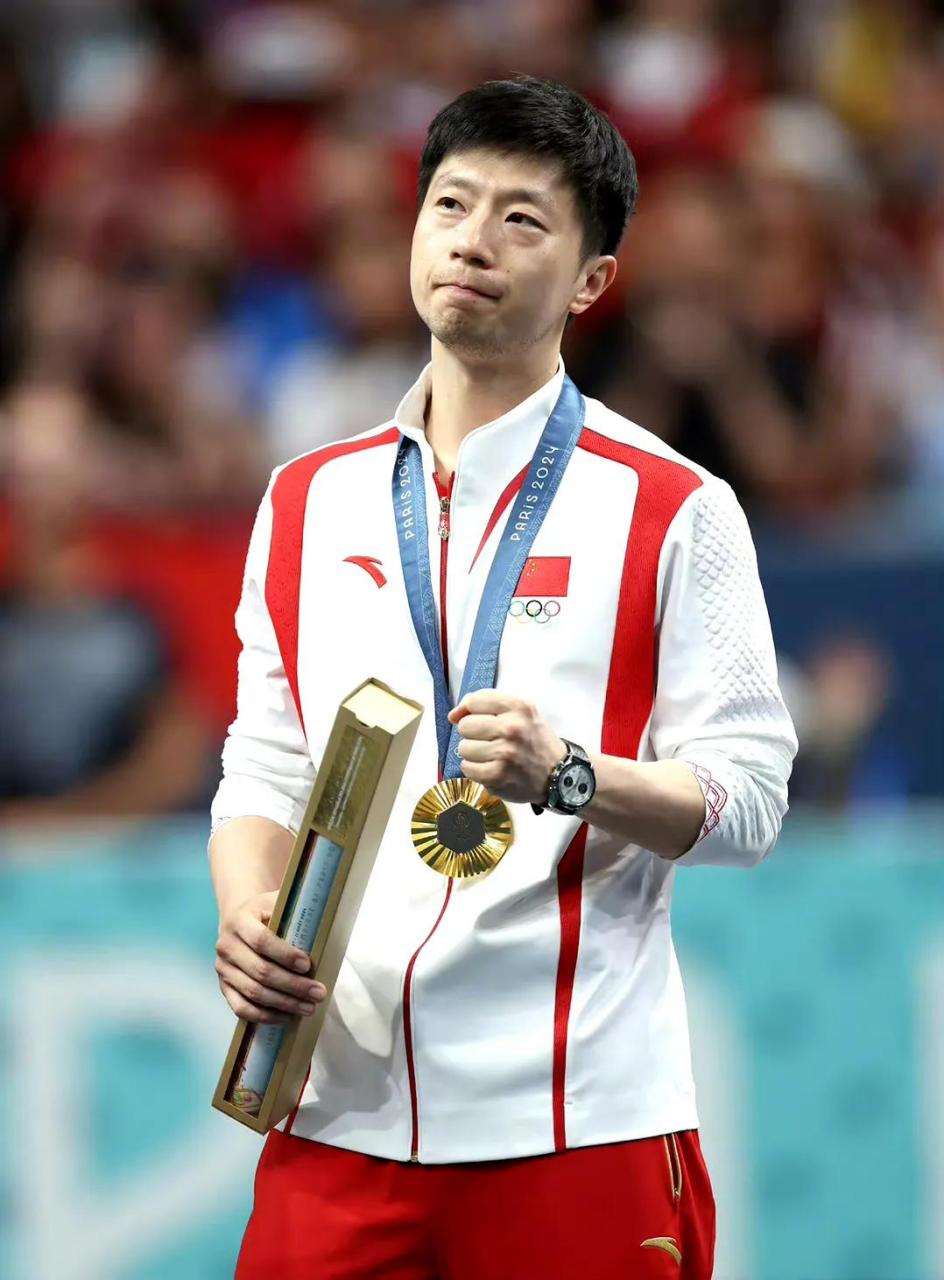 国乒总教练李隼对这次奥运会进行了总结:  1,本次获得的五枚金牌,都是