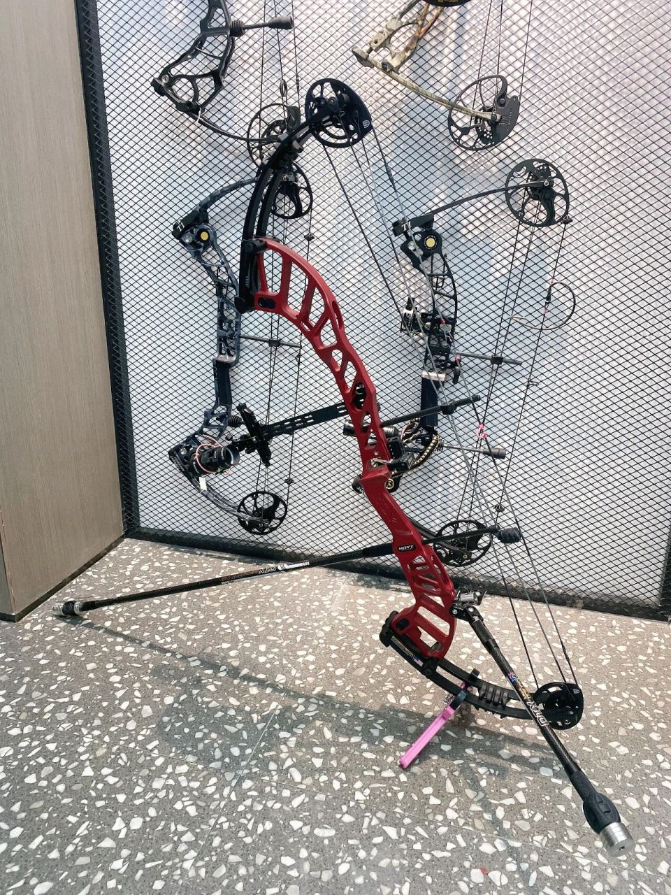 狩猎复合弓和竞技复合弓的区别 复合弓分为狩猎复合弓和竞技复合弓