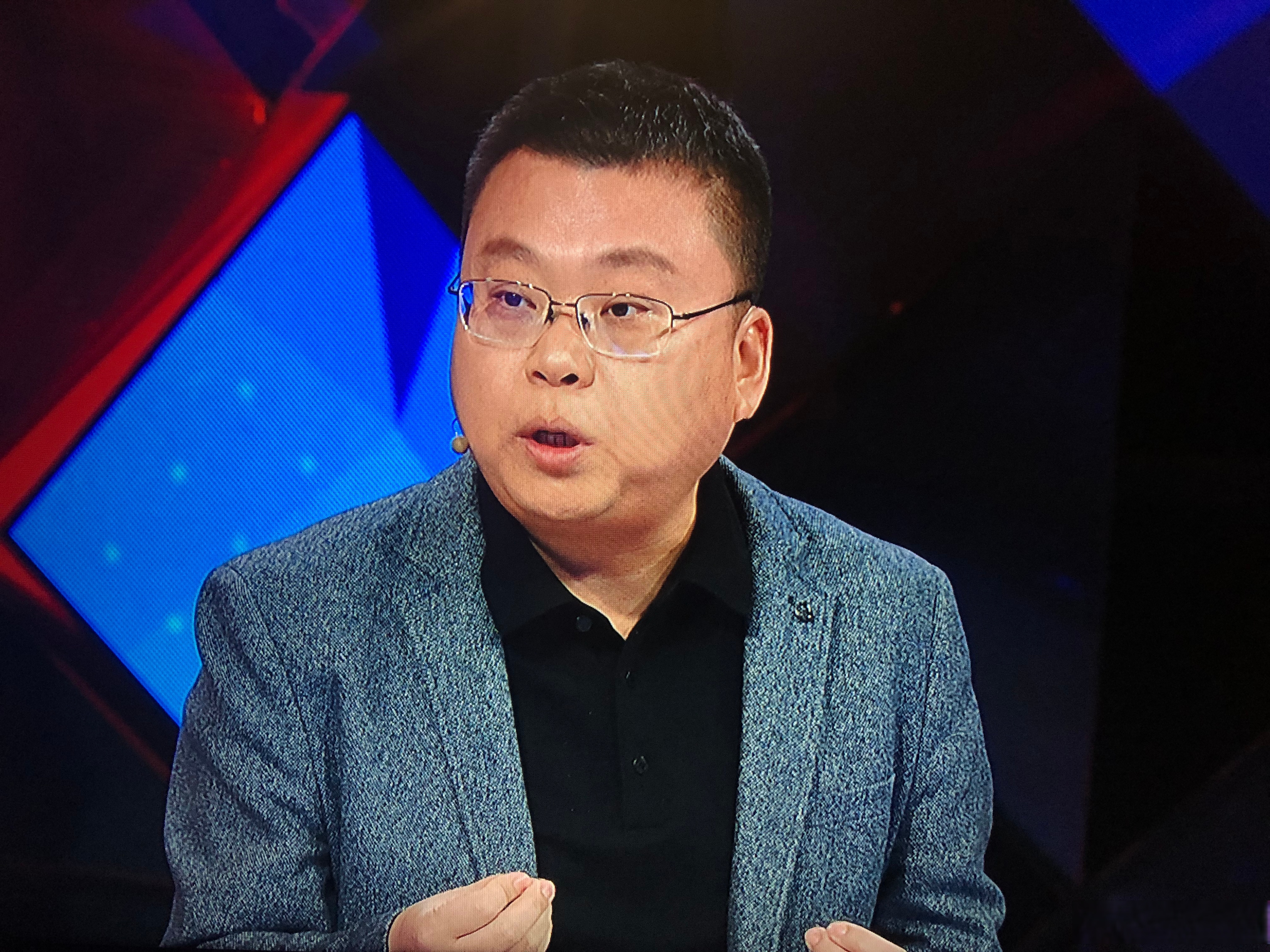 刚录了一期凤凰卫视《一虎一席谈》,聚焦ai 的话题