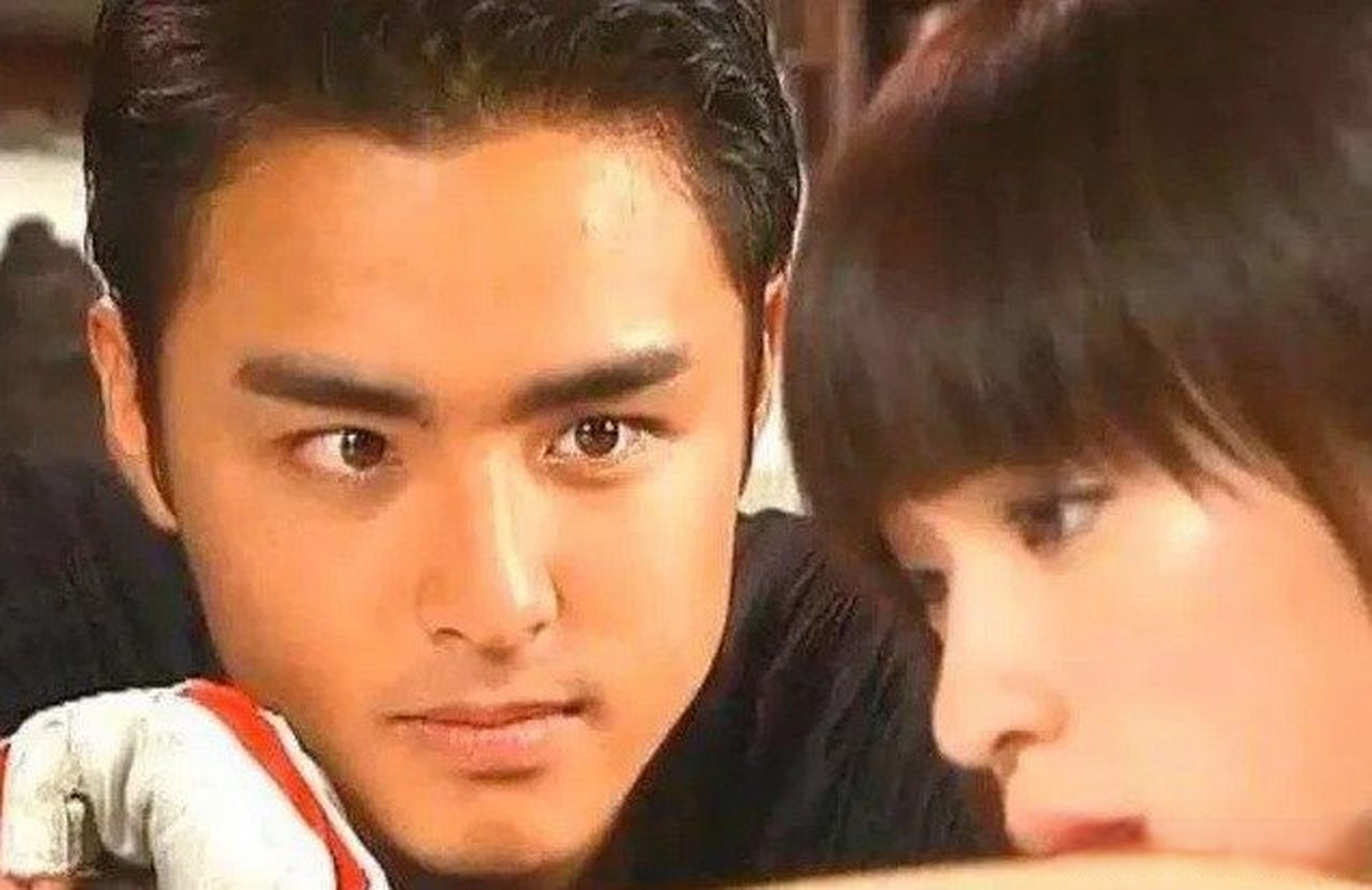 明道是当之无愧的偶像剧男神,《天国的嫁衣》明道饰演男二程海诺,是一