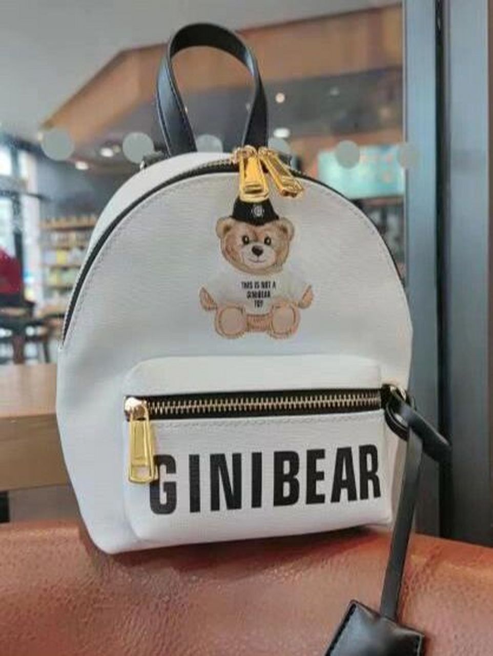 潮酷ginibear吉尼熊双肩包 喜欢街拍的潮人,一定要来康康这款来自