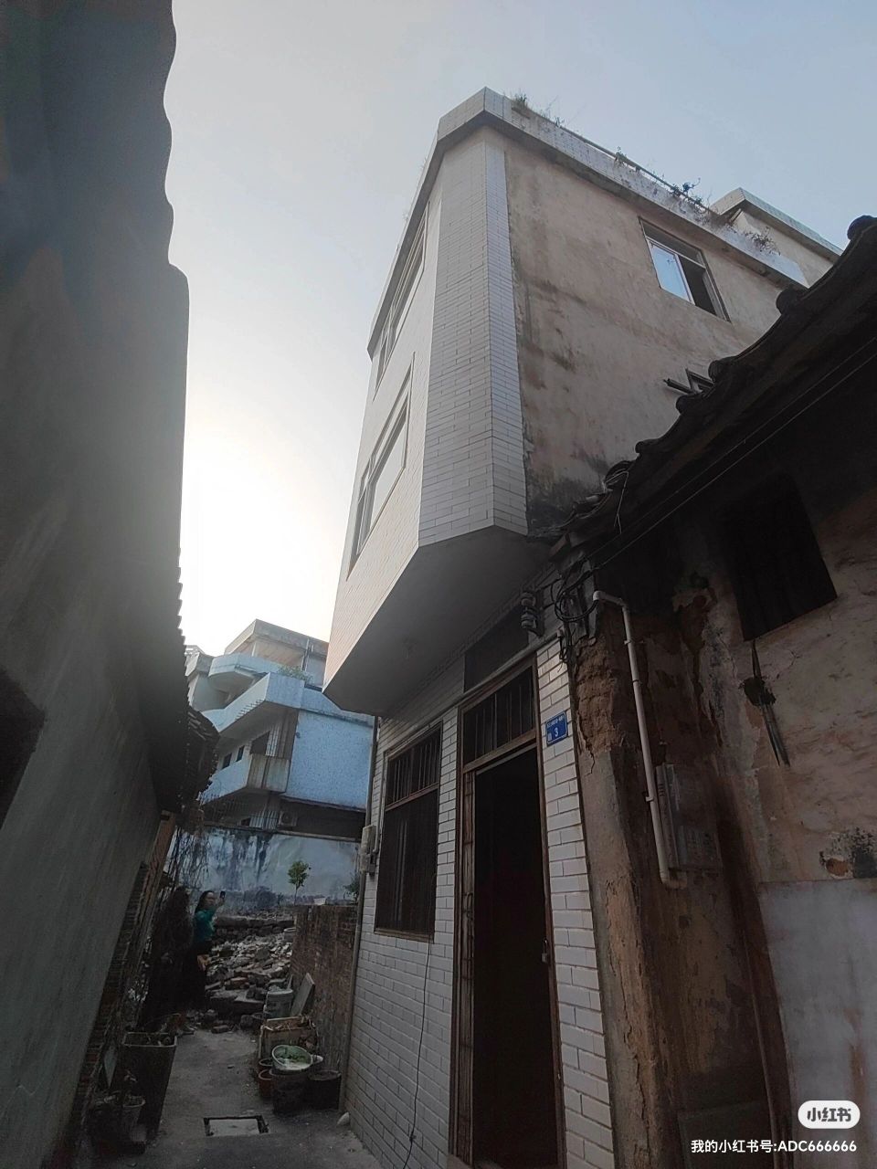 莞城中心小学/分校占地面积27.5总面积82.