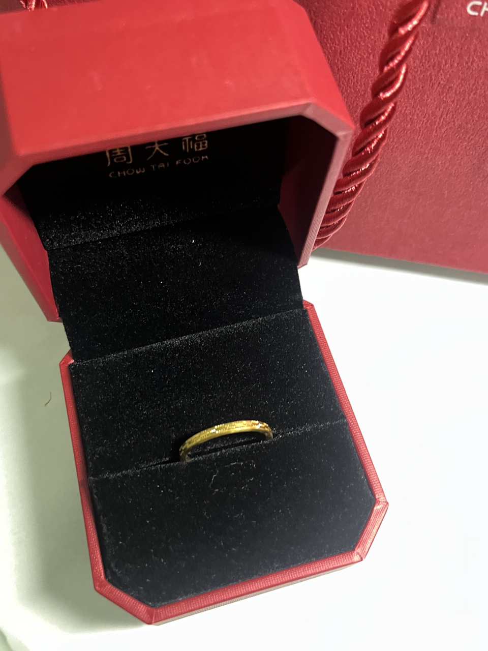 周大福黄金戒指 问细节图的姐妹太多啦,回复不过来了,大家可以参考哦