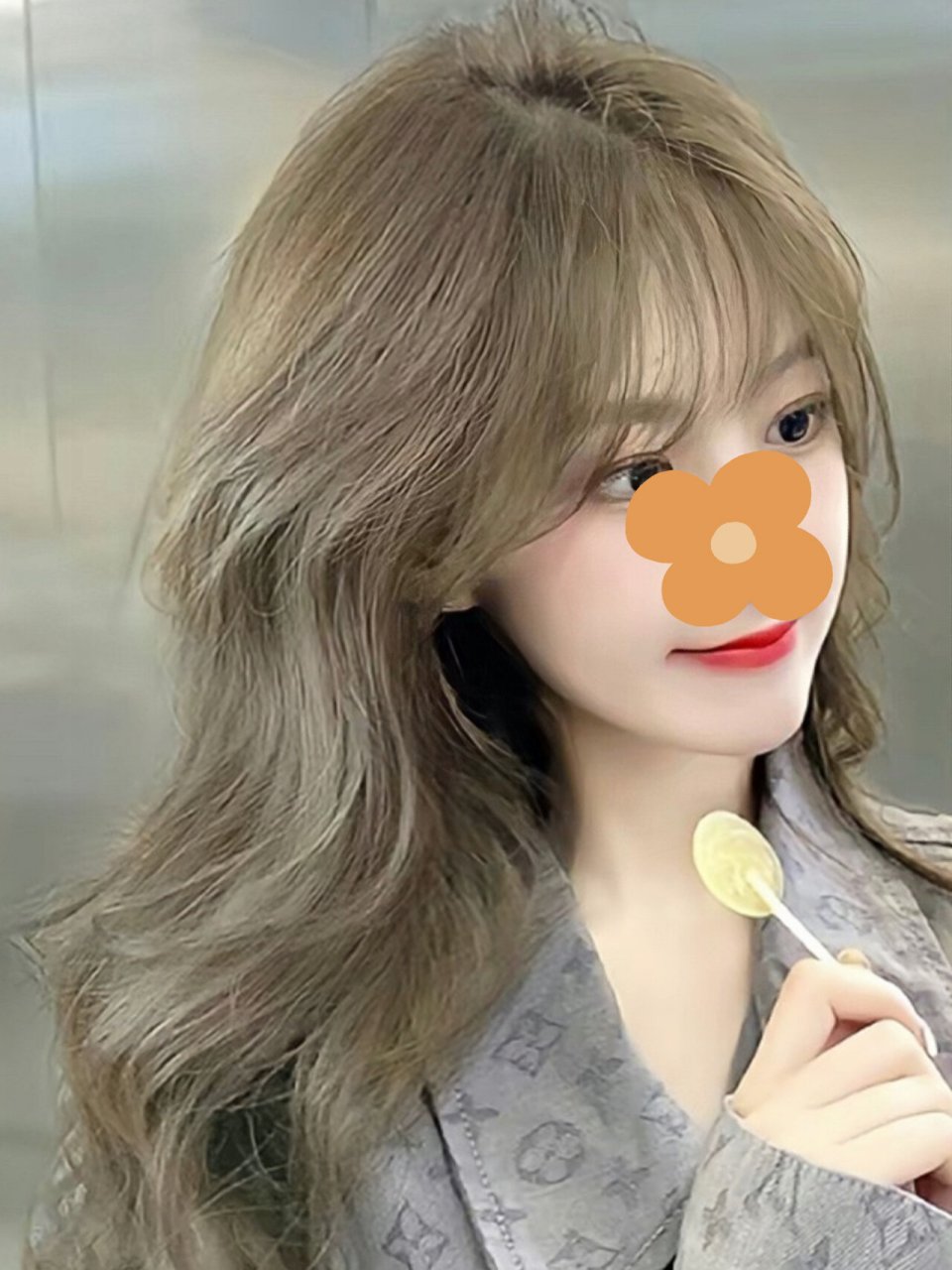 最近流行发色不要漂发的青木棕灰,显白颜色夏天就是要染个头发美美