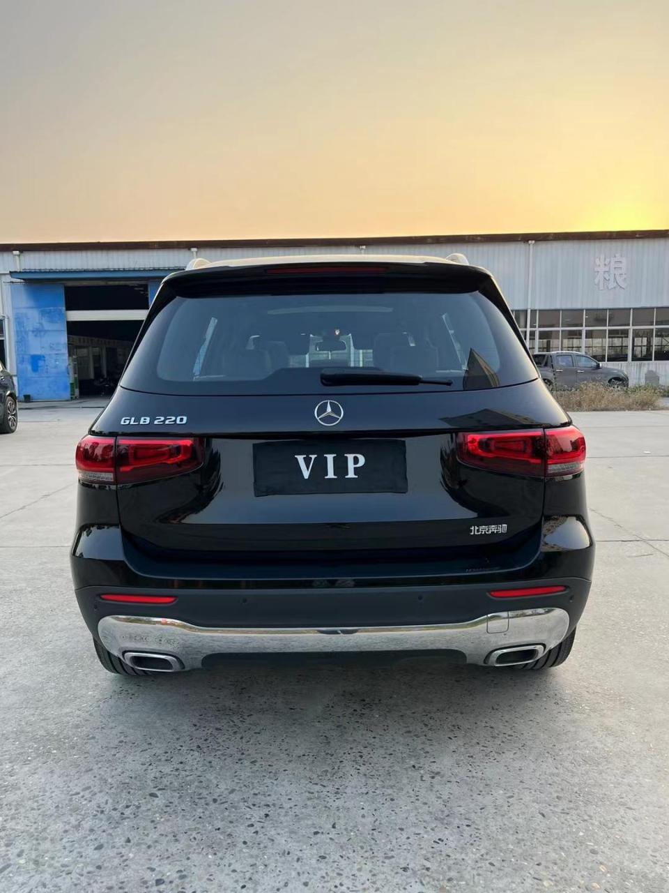23年奔驰glb220  2.0t高配四缸机裸车33.