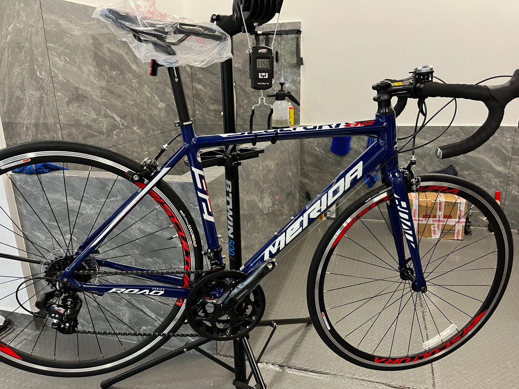 美利达斯特拉92 入门经典公路车美利达斯特拉92,两千多公路车首选.