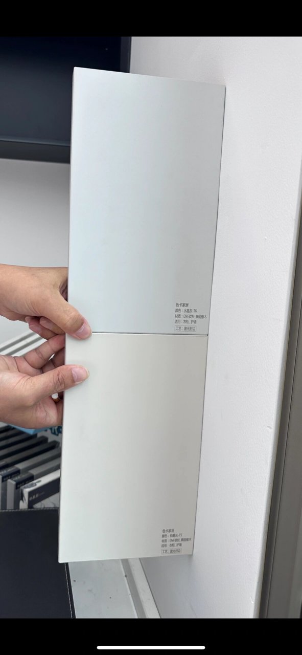 水晶灰or 伯爵灰 柜门选色 小伙伴们帮我看看这两个颜色哪个好看 好