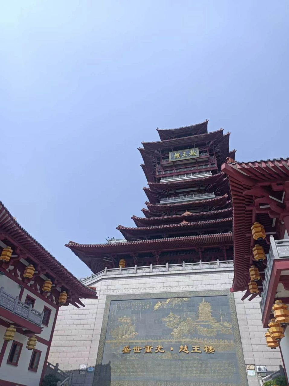 圣水寺:这是一座极其包容的庙宇,跨越多个年代,跨越多个内容,雕刻