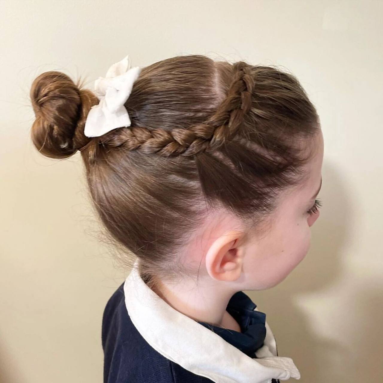 小女孩演出发型推荐之蝴蝶结96高扎丸子头 #小女孩发型# #小女孩