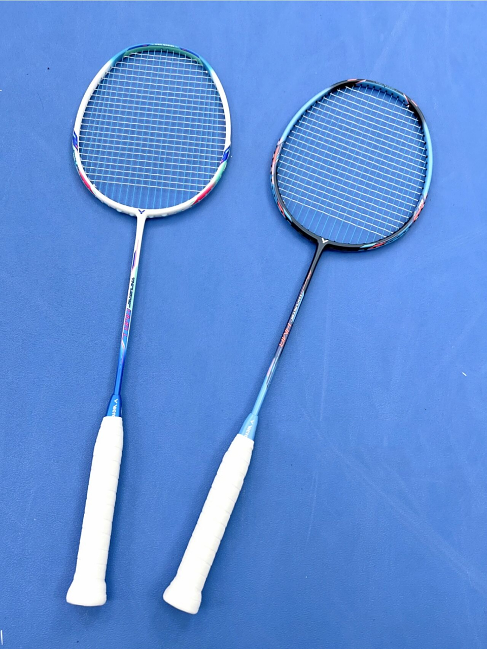 300以内进攻型羽毛球拍推荐 大小铁锤情侣款 很多小伙伴在问有没有