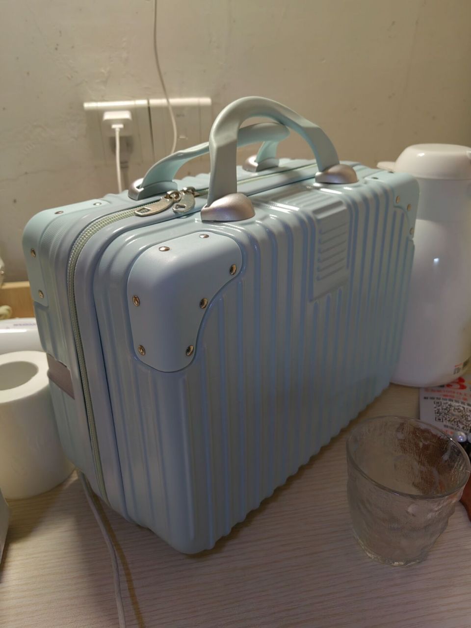 如何把24寸行李箱带上飞机?