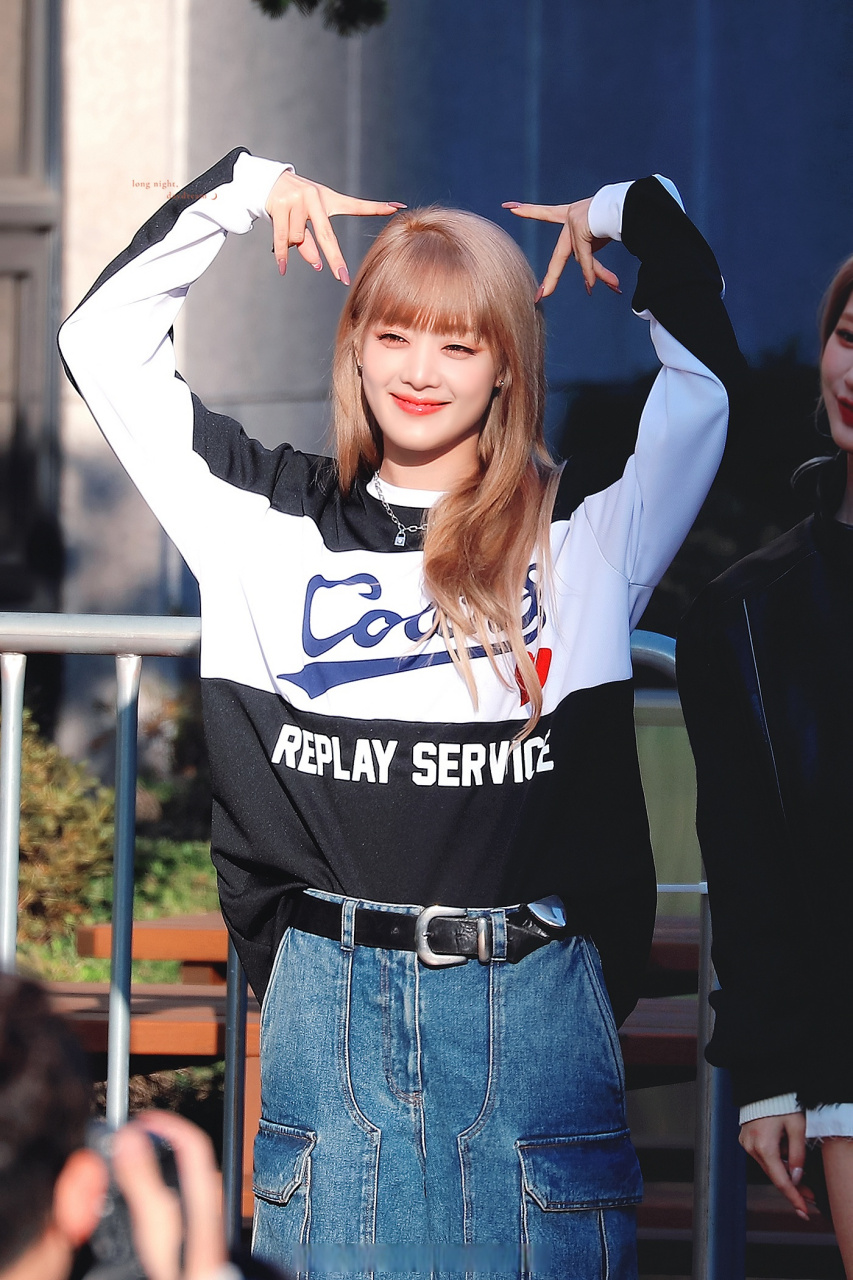 gidle组合#230126 更新 220121minnie饭拍高清  #gidle百变魅力##gi