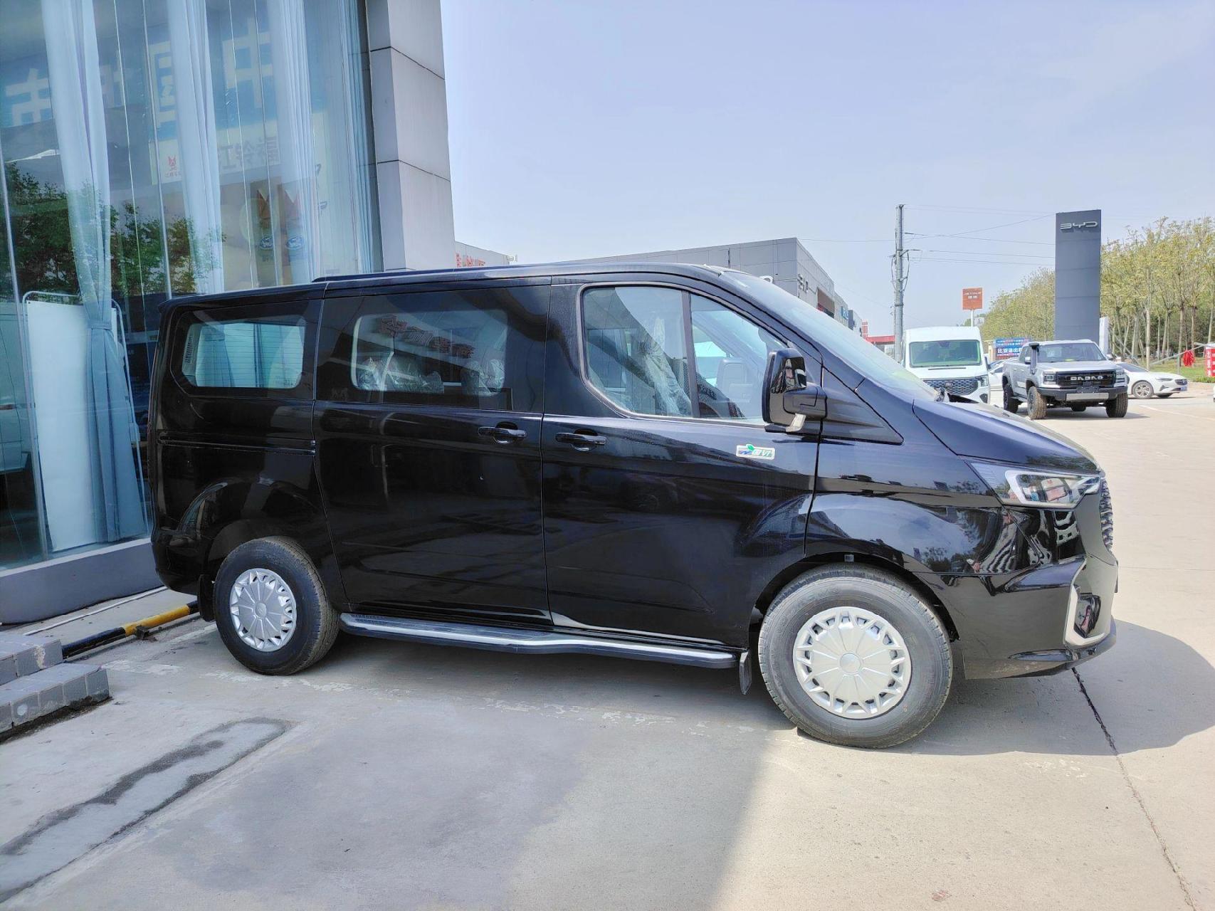 福特新全顺短轴低顶七座商旅版 银砂黑黑武士配色 喜欢的大哥老板们