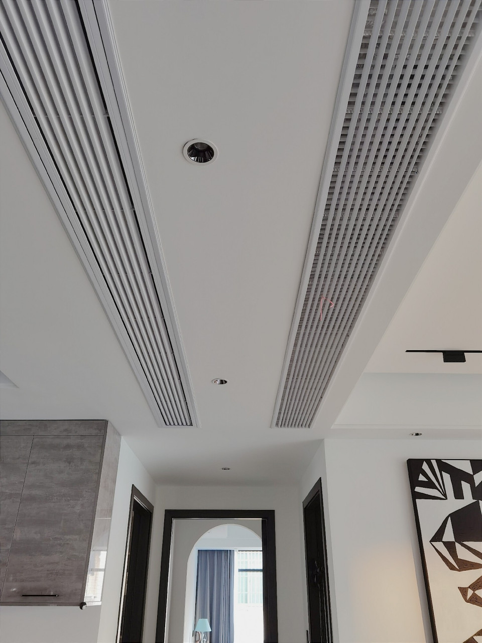 中央空调出风尽可能做下出风!