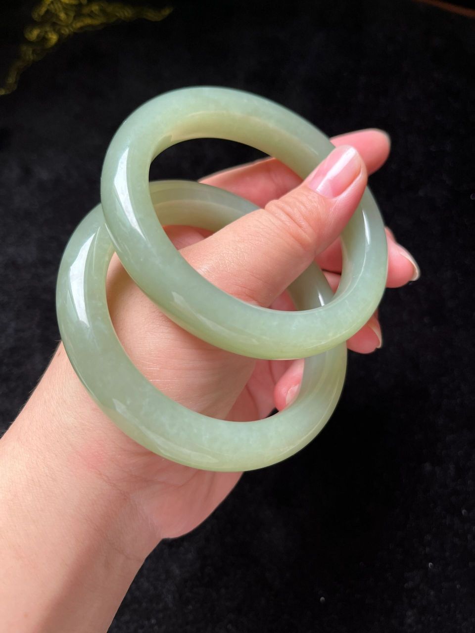 和田玉青海料浅湖水绿手镯 圈口58 60 和田玉青海料冰底湖水浅湖水绿