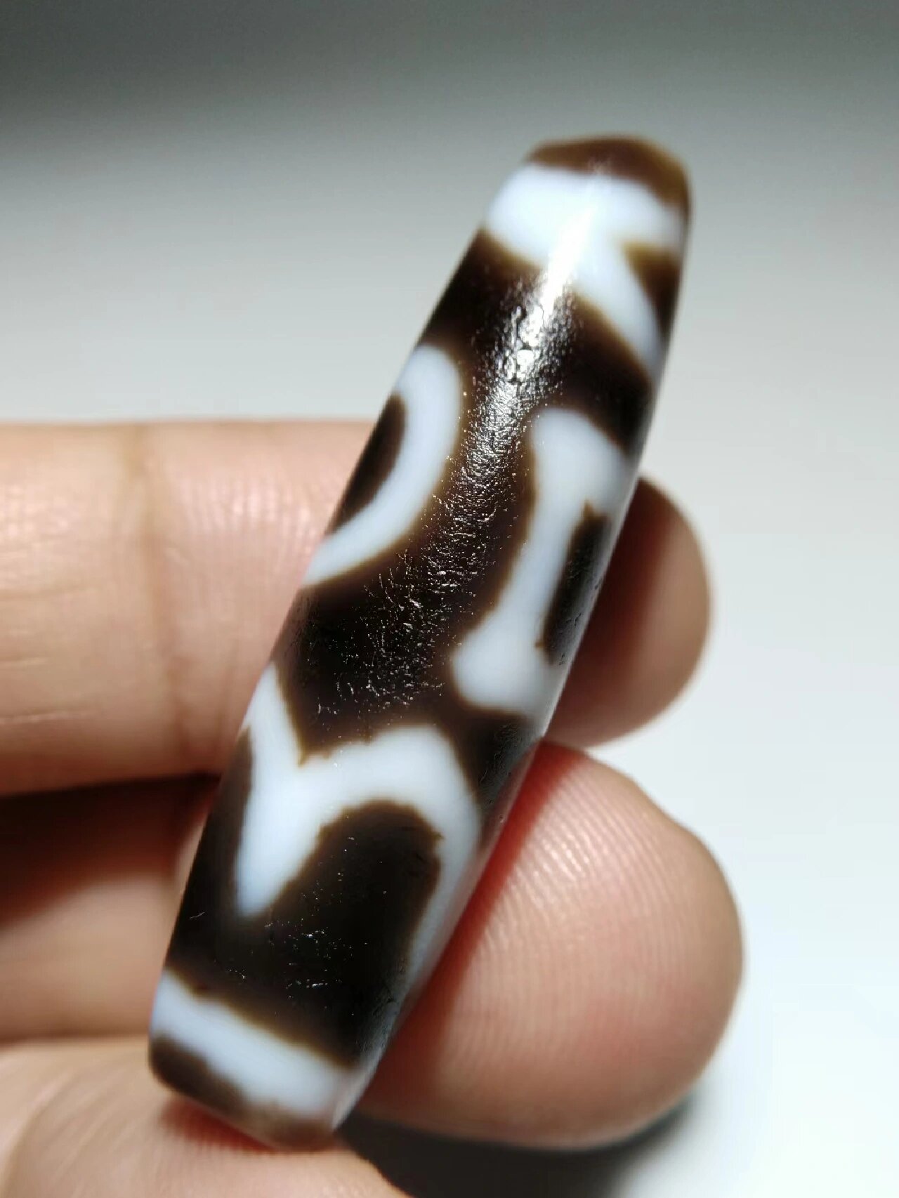 息增怀诛天珠 高油润藏传至纯息增怀诛天珠,通体白化白芯,唯美泌色老