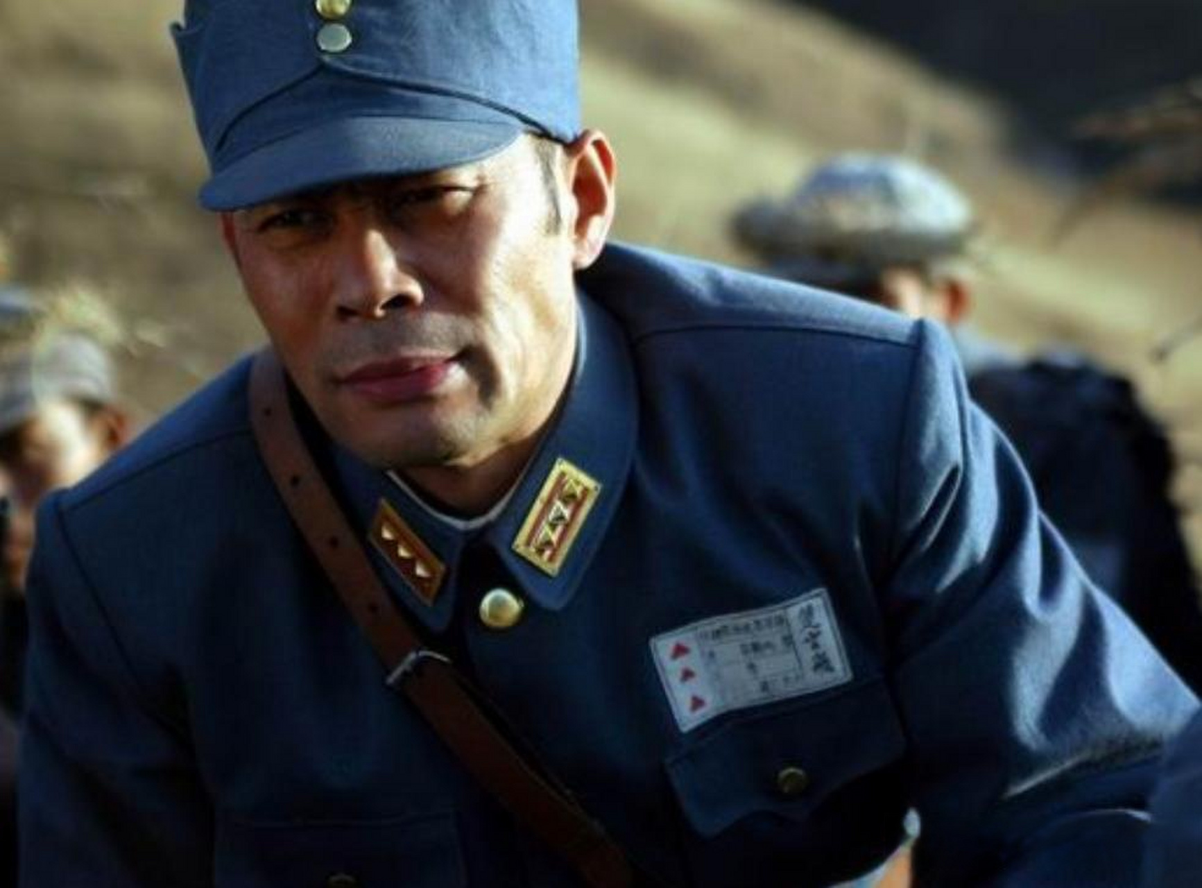 《山河月明》中的王保保,由老戏骨张光北饰演 这发型确实有点独特,这