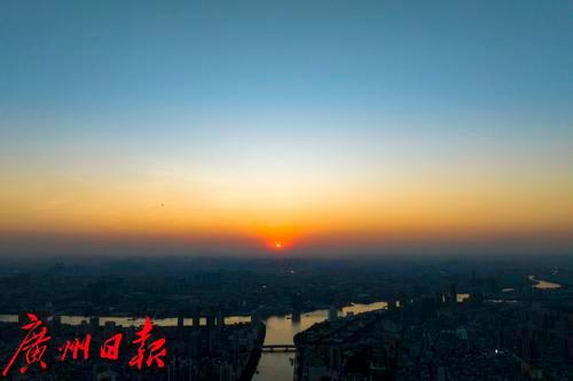 【#7月4日广州迎来全年最迟日落#】北京时间7月4日19时16分53秒,广州