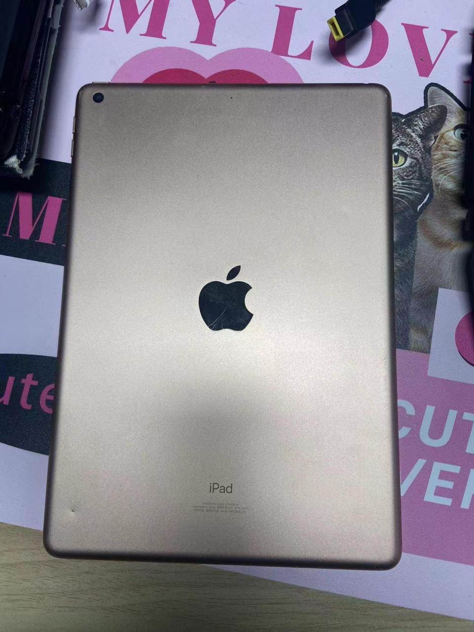 💰1199 苹果平板 ipad 第8代 玫瑰金 128g