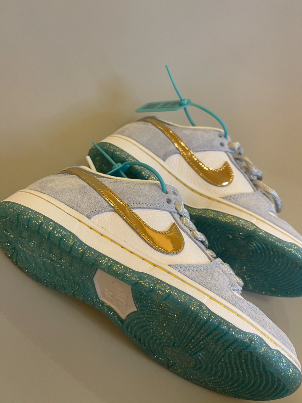 冰雪奇缘nike sb dunk x sean cliver 想不到女生有什么理由拒绝这双