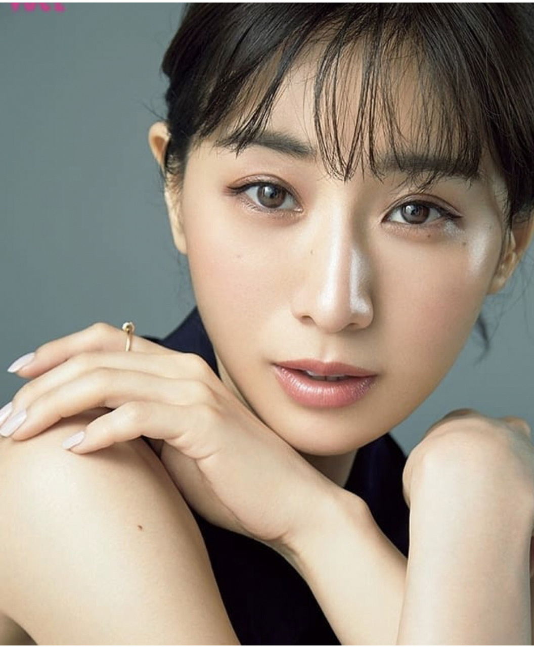 日本国民高人气的女生-田中美奈实 最近在各大杂志,服装宣传上,经常