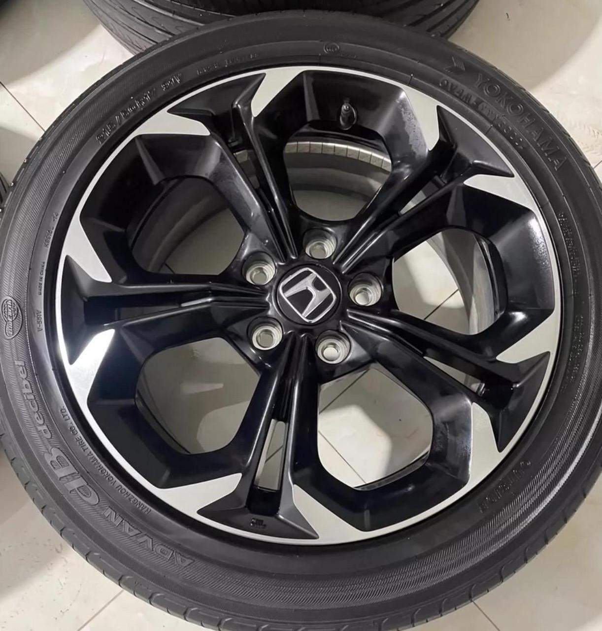 十一代本田思域燃动版花瓣原厂轮毂带胎