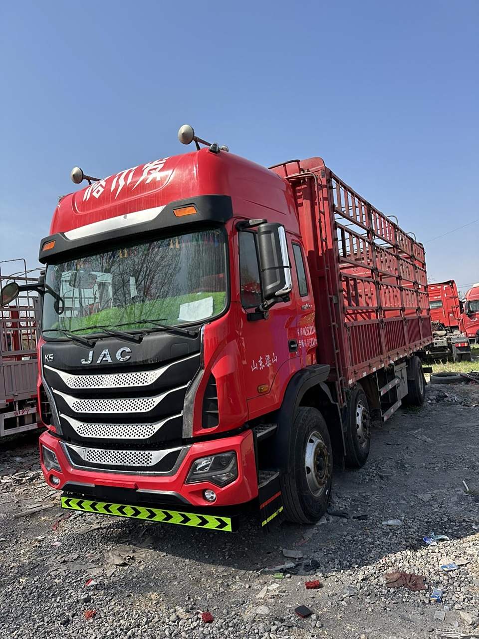 7米前四后四高栏载货车,锡柴260马力发动机,法士特高