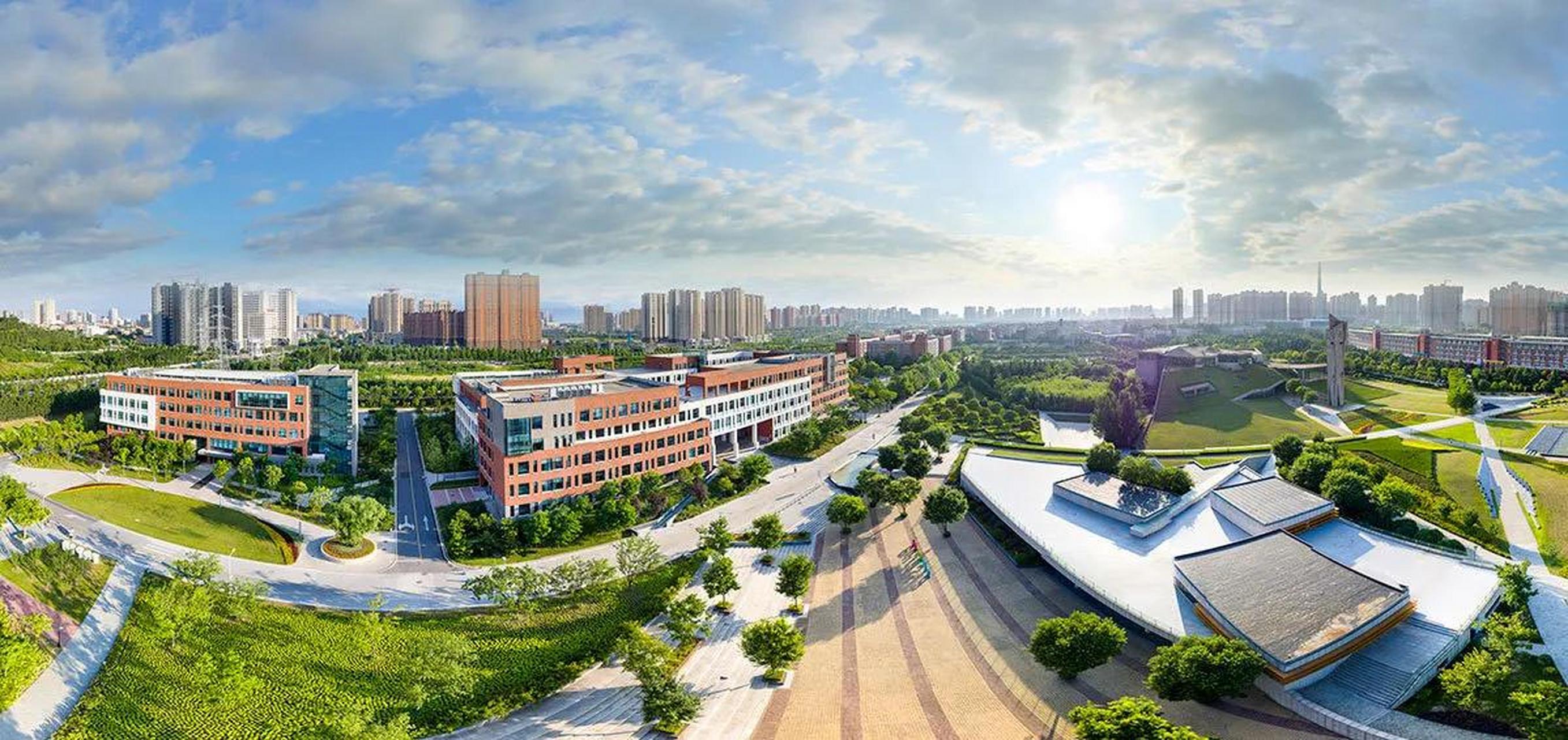 西安欧亚学院作为中国财经类民办大学的佼佼者,在教育教学领域取得了