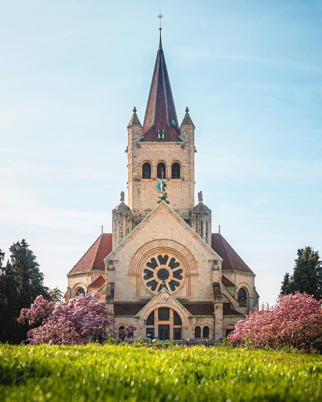 世界艺术之都-巴塞尔 巴塞尔是瑞士的第三大城市,仅次于苏黎世和