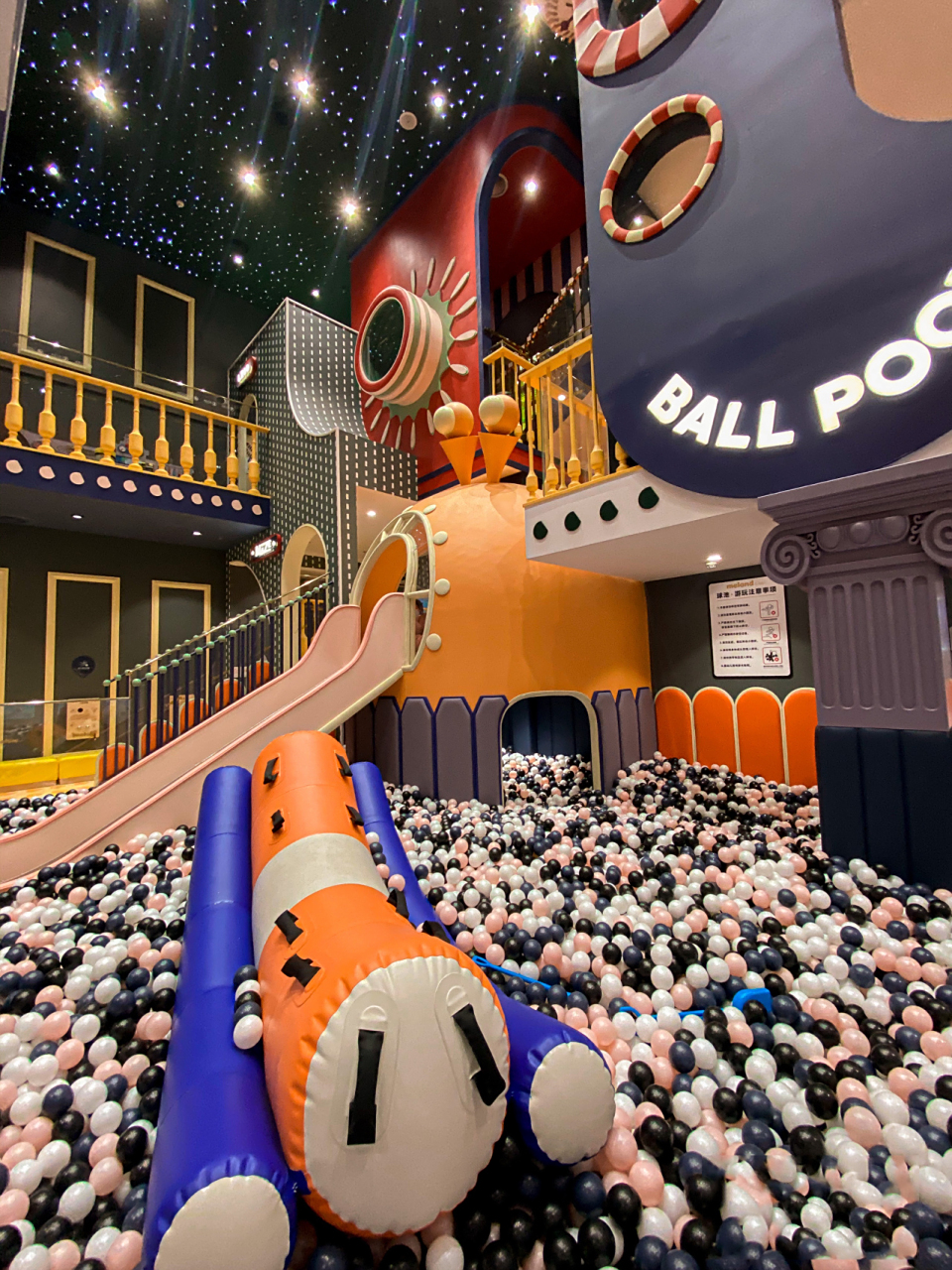 重庆2500㎡童话游乐园98最好玩的遛娃圣地 这绝对是我去过的最大最