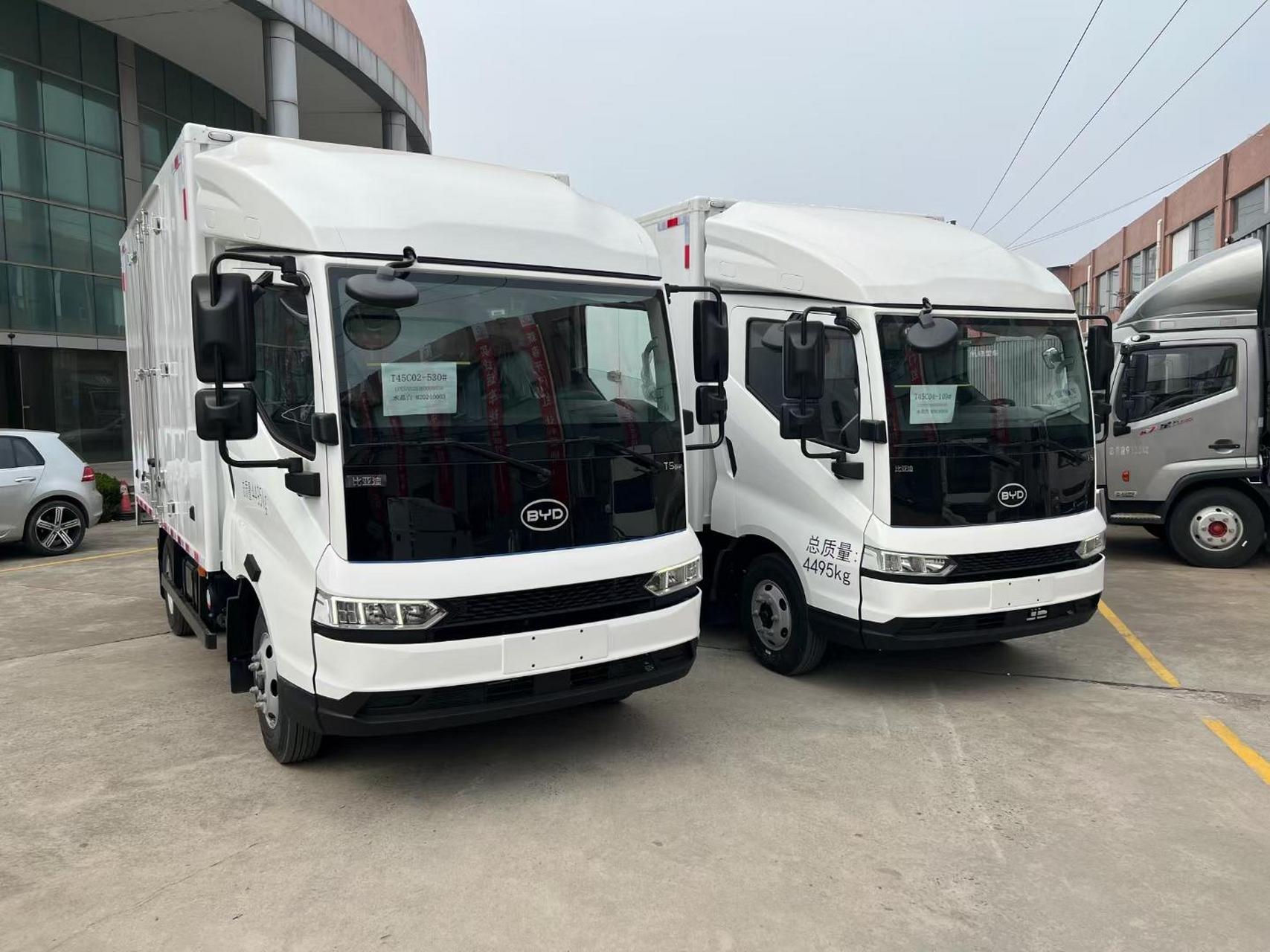 现车已到店 byd纯电动4.