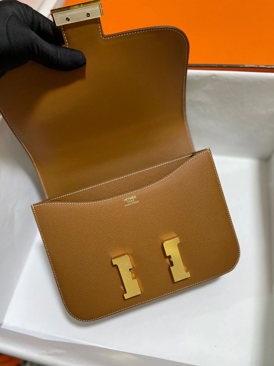 爱马仕constance 24金棕色 年少不识金的好采用epsom皮质 包包容量
