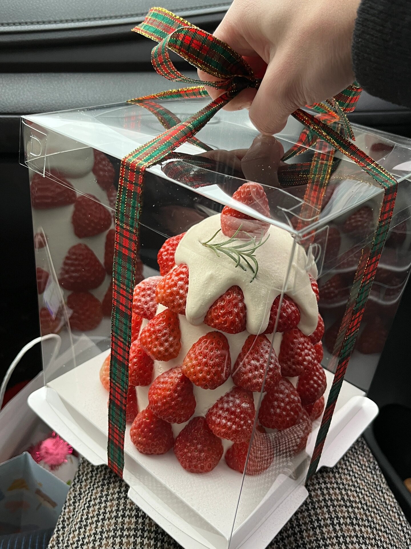 和冬天最配的是草莓塔蛋糕呀