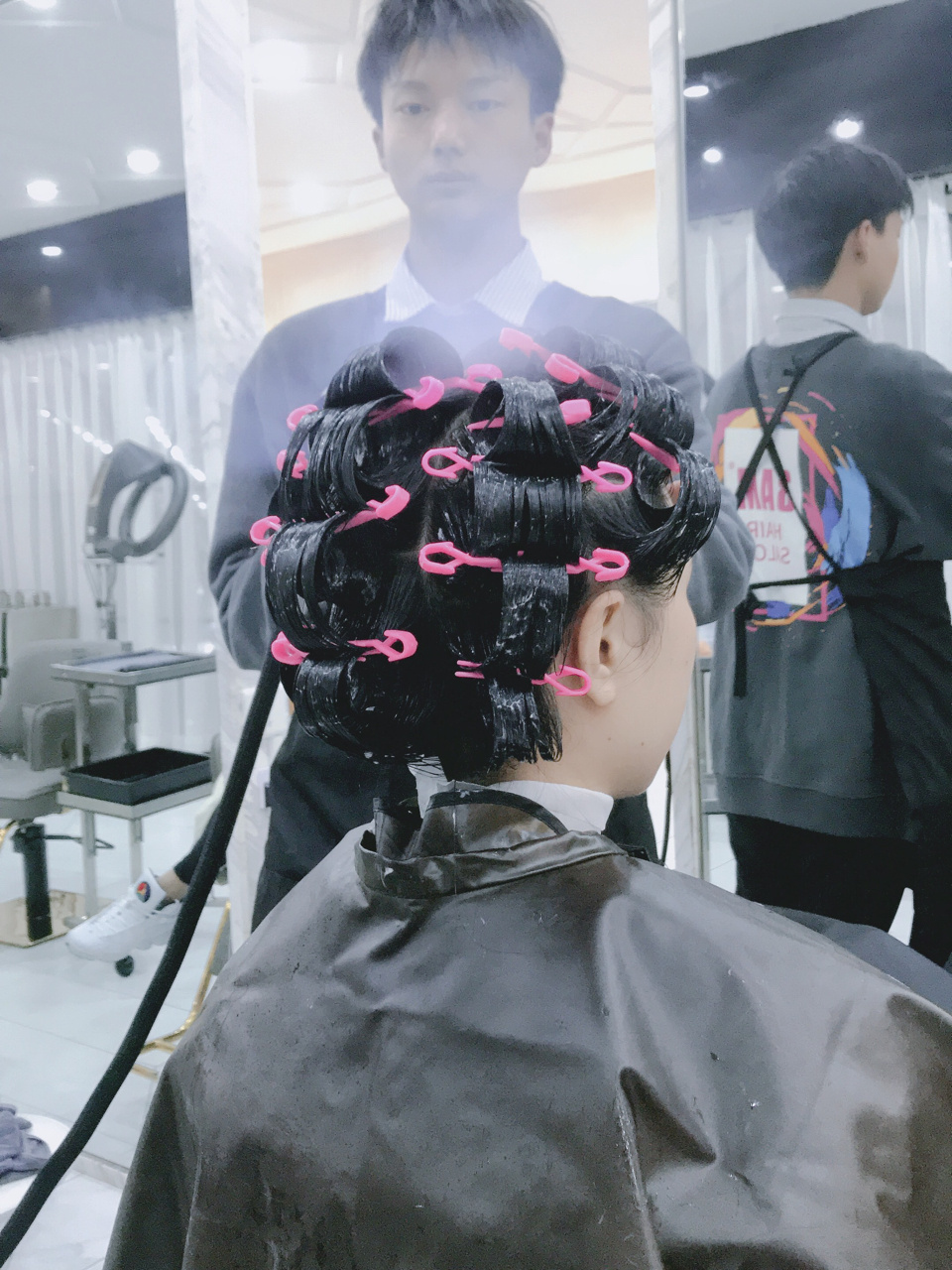 去广州正佳的3am找 做了个欧莱雅护理,现在的理发店90也太贴心了