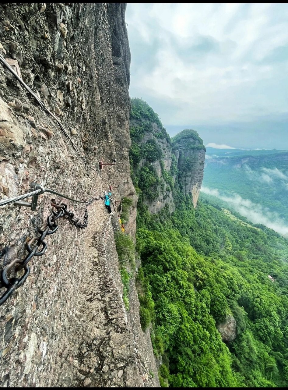 剑门关索道图片