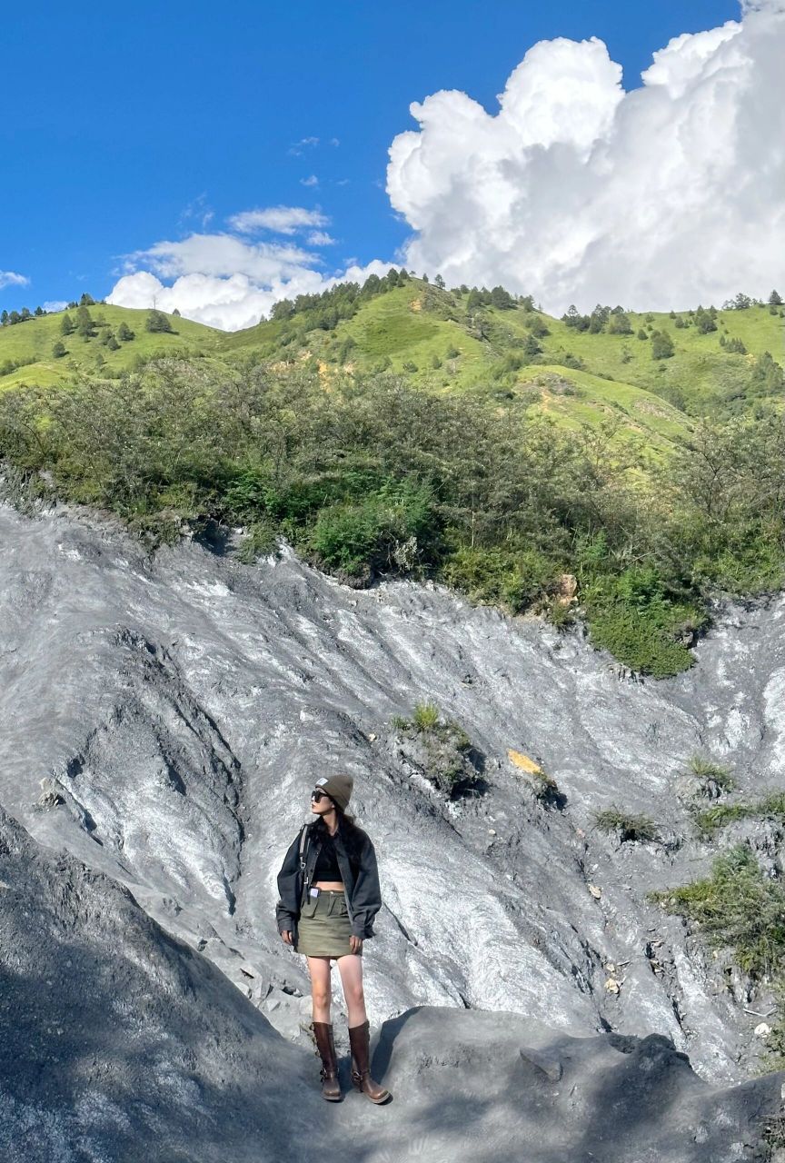 墨石公园 不用门票免费进 正门进入是要收门票的 但是在后门有一处是
