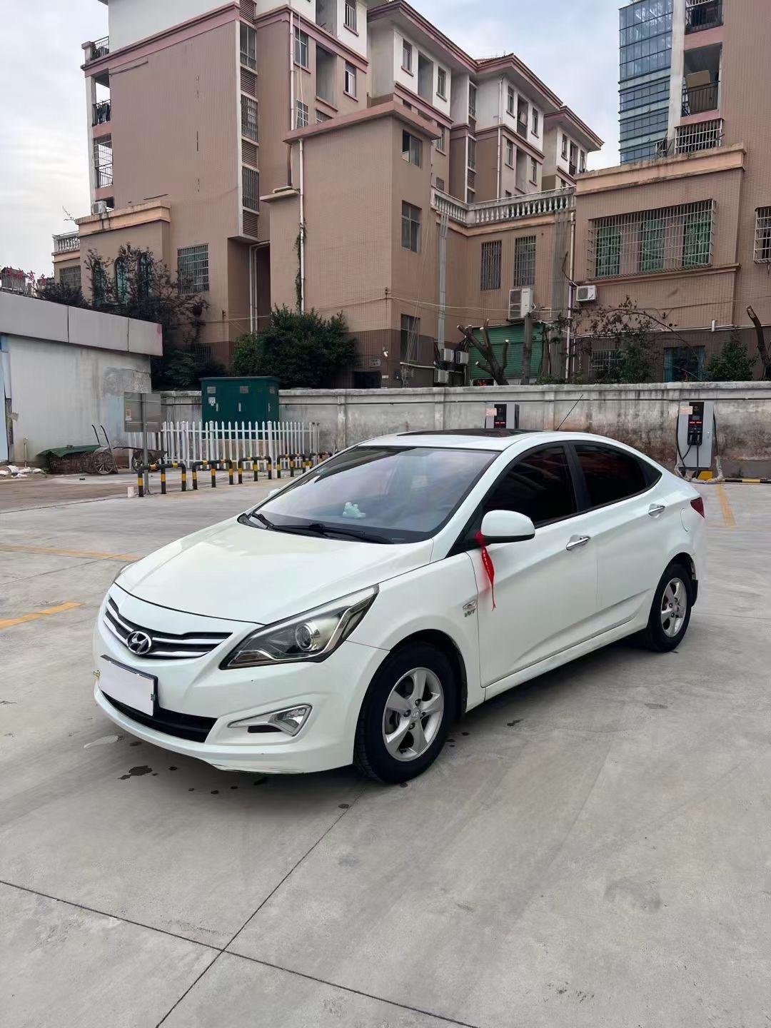 一手2016年现代瑞纳最顶配1.