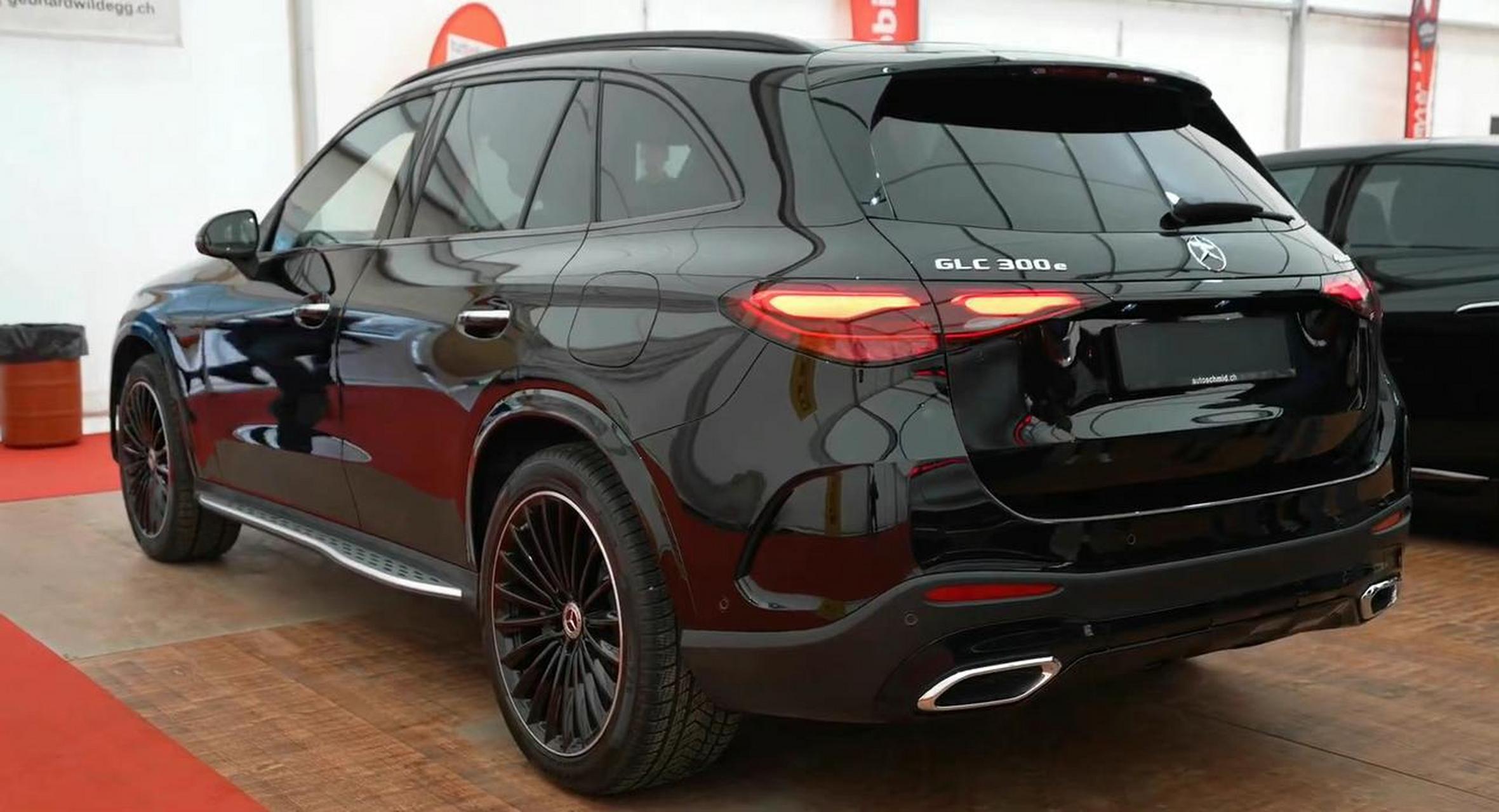 2023新款梅赛德斯奔驰glc300e 4matic绕车实拍外观和内饰~~~一个字"帅