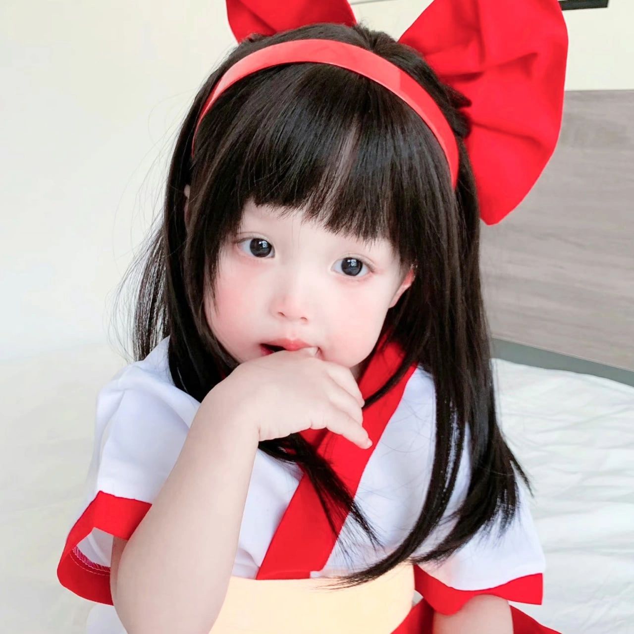 可爱精致娃娃小女孩儿微信情侣头像.