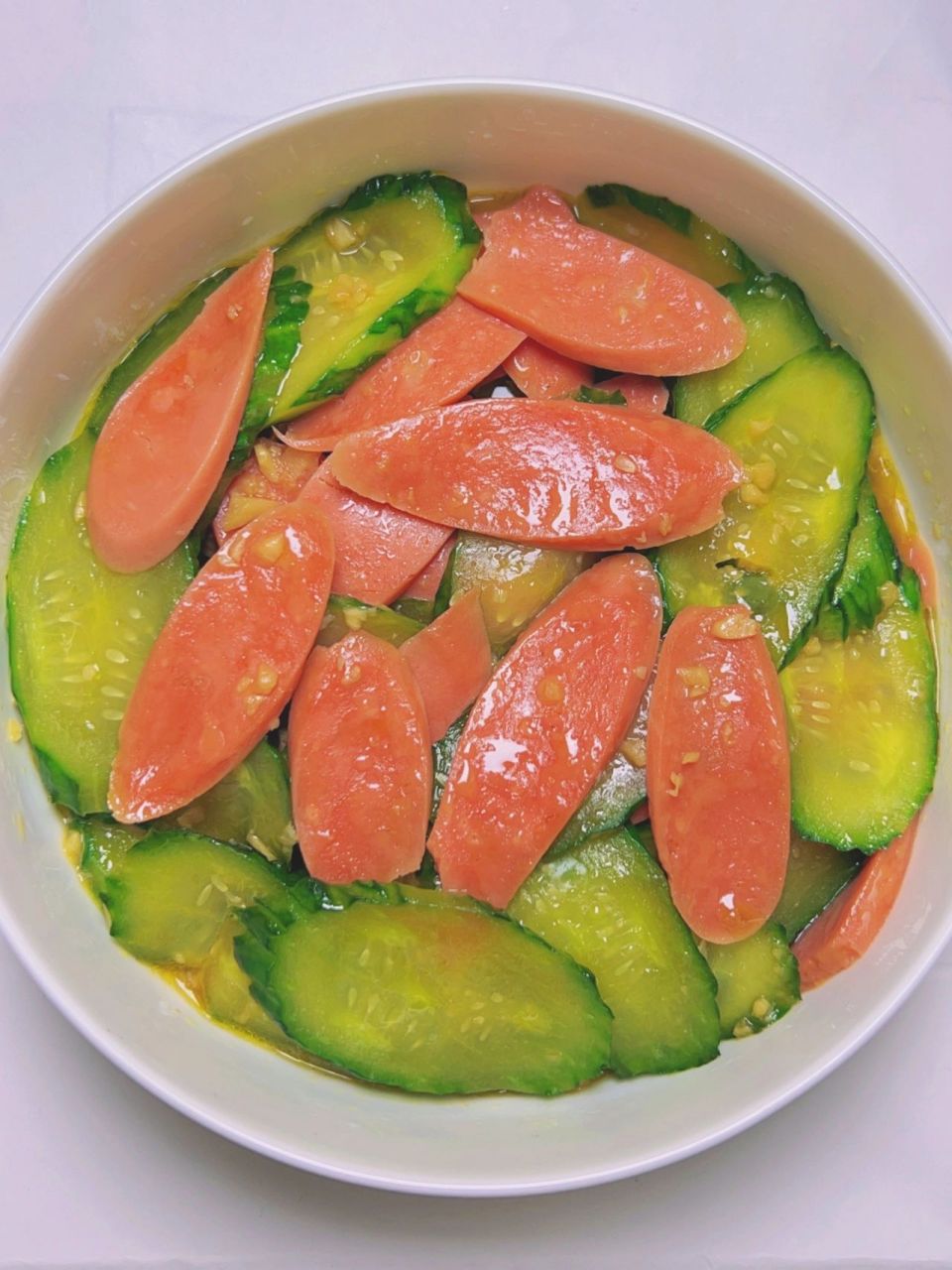 家里有黄瓜火腿肠的家人们一定要试试这样吃 十分钟搞定下班后的晚餐