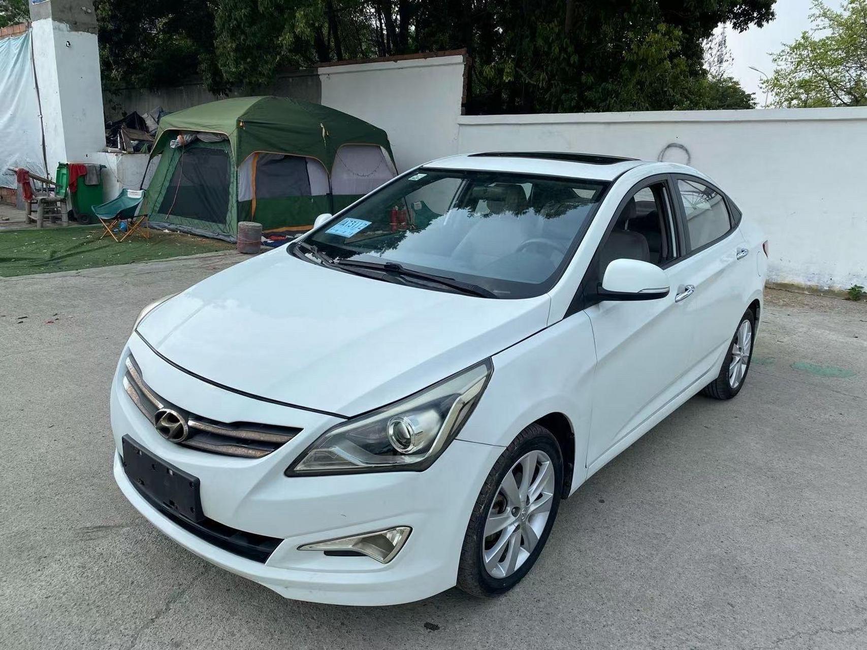 1.58万批发15年4月现代瑞纳,1.