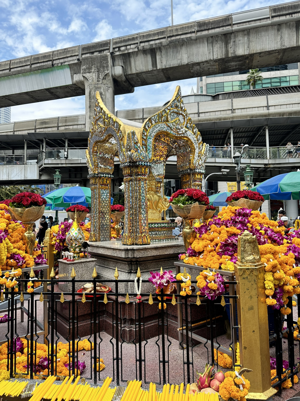 泰国曼谷四面佛 这个四面佛是靠近centralworld.
