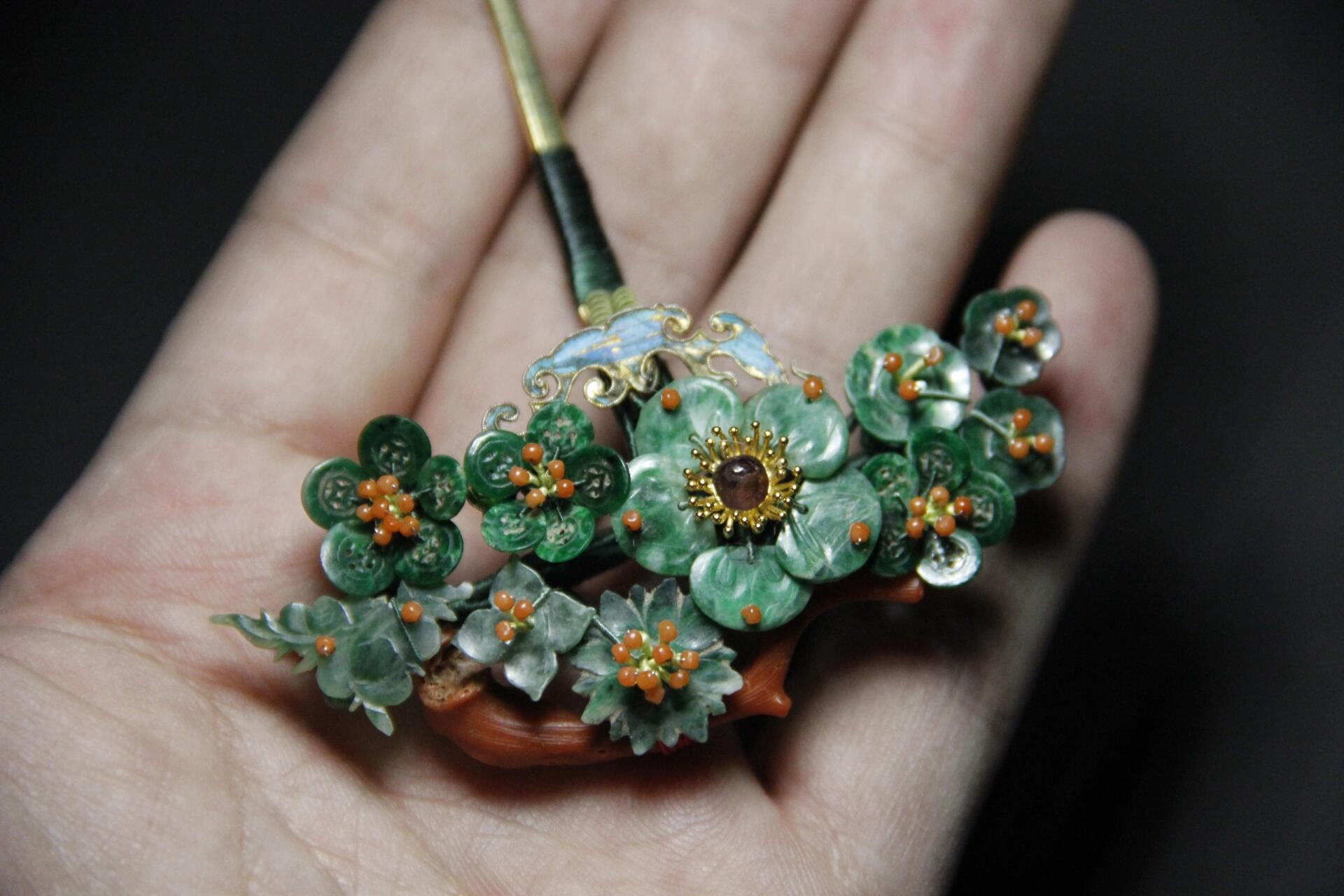 清代老翡翠绿梅多宝簪