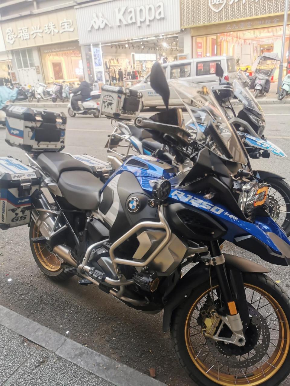 拿下19年11月宝马r1250gsadv.