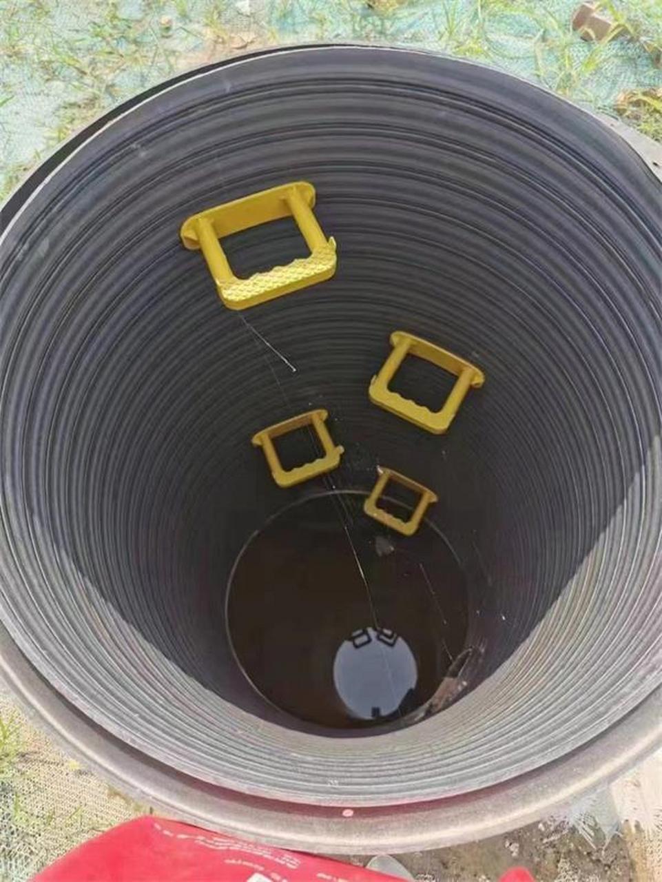 带大家看一看塑料检查井井筒管专用爬梯吧 塑料检查井井筒管专用爬梯