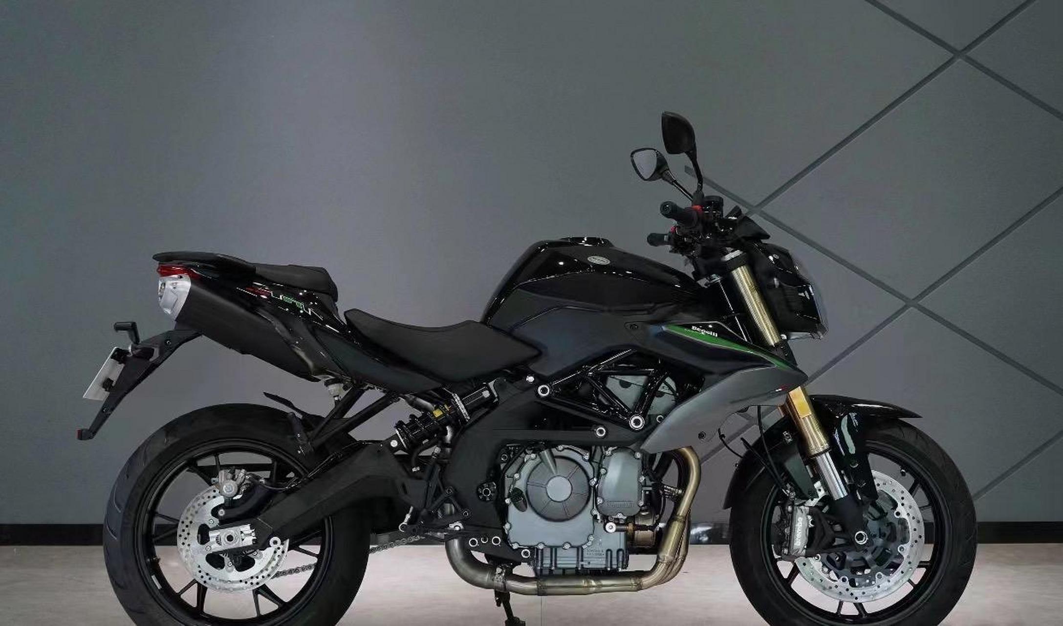 贝纳利黄龙600 23年仅此一台.周年庆!