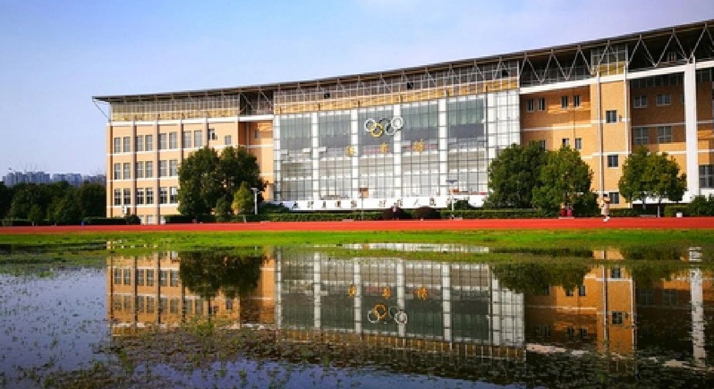 湖南大众传媒职业技术学院 湖南大众传媒职业技术学院 简介:湖南大众